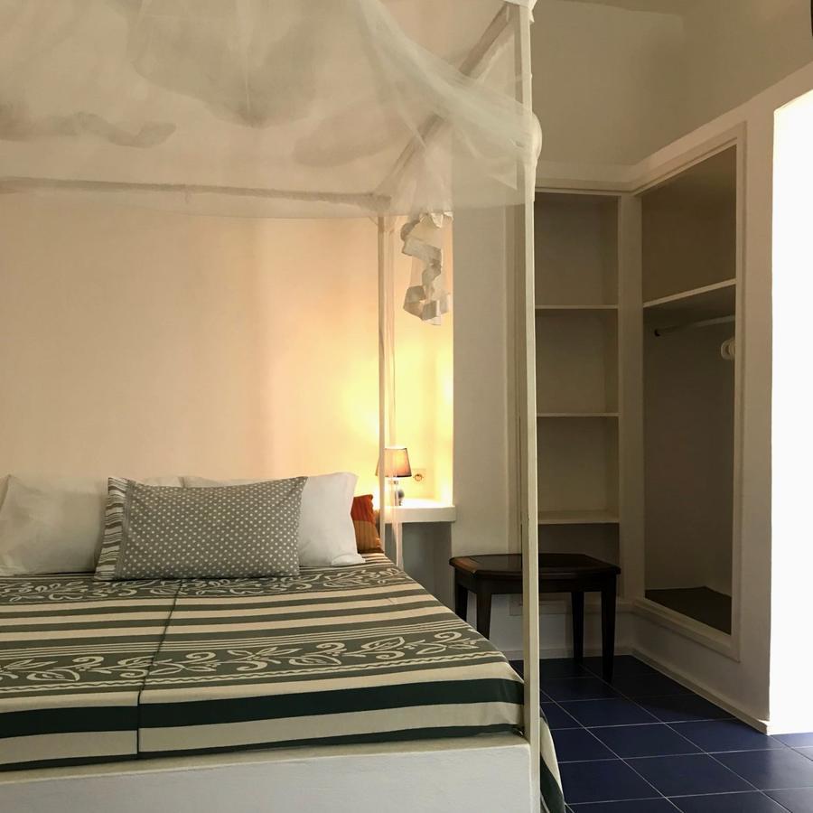 מלון אסיני La Maison Blanche מראה חיצוני תמונה