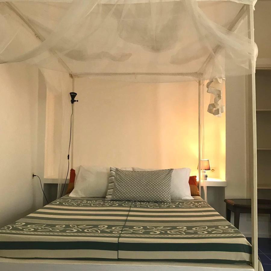 מלון אסיני La Maison Blanche מראה חיצוני תמונה