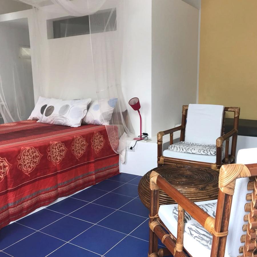 מלון אסיני La Maison Blanche מראה חיצוני תמונה
