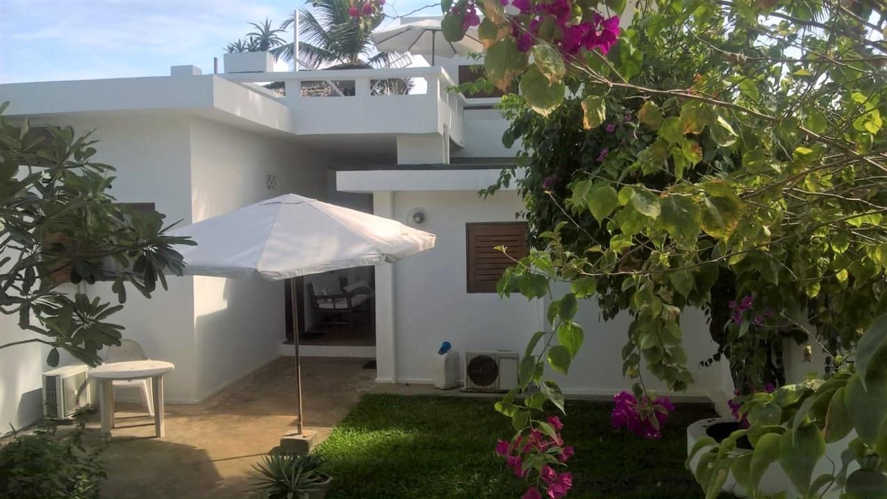 מלון אסיני La Maison Blanche מראה חיצוני תמונה